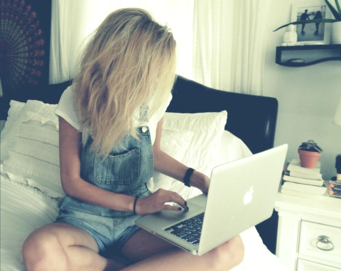 SEO analytics dashboard with data visualization